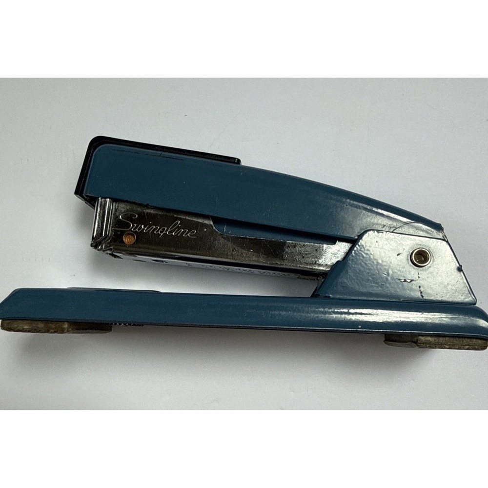 Vintage Swingline 711  Blue Desk Top Hand Stapler Antique Made In USA